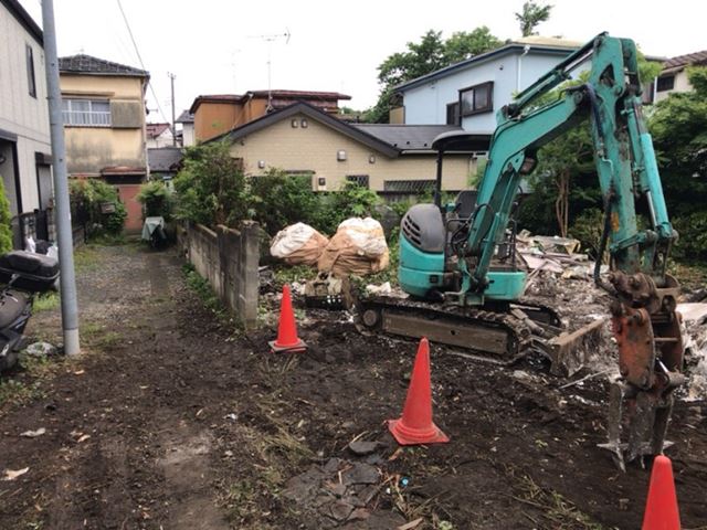 木造２階建て家屋解体工事(東京都三鷹市井の頭)　工事中の様子です。